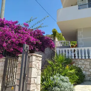 Alimema Villa
